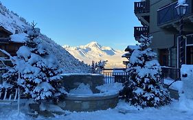 Arcs 1950 Appartement Luxe Type Chalet 5 A 7 Personnes Vue Imprenable Sur Le Montblanc Skis Aux Pieds